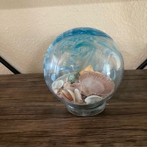 Shell with Sand glass decor